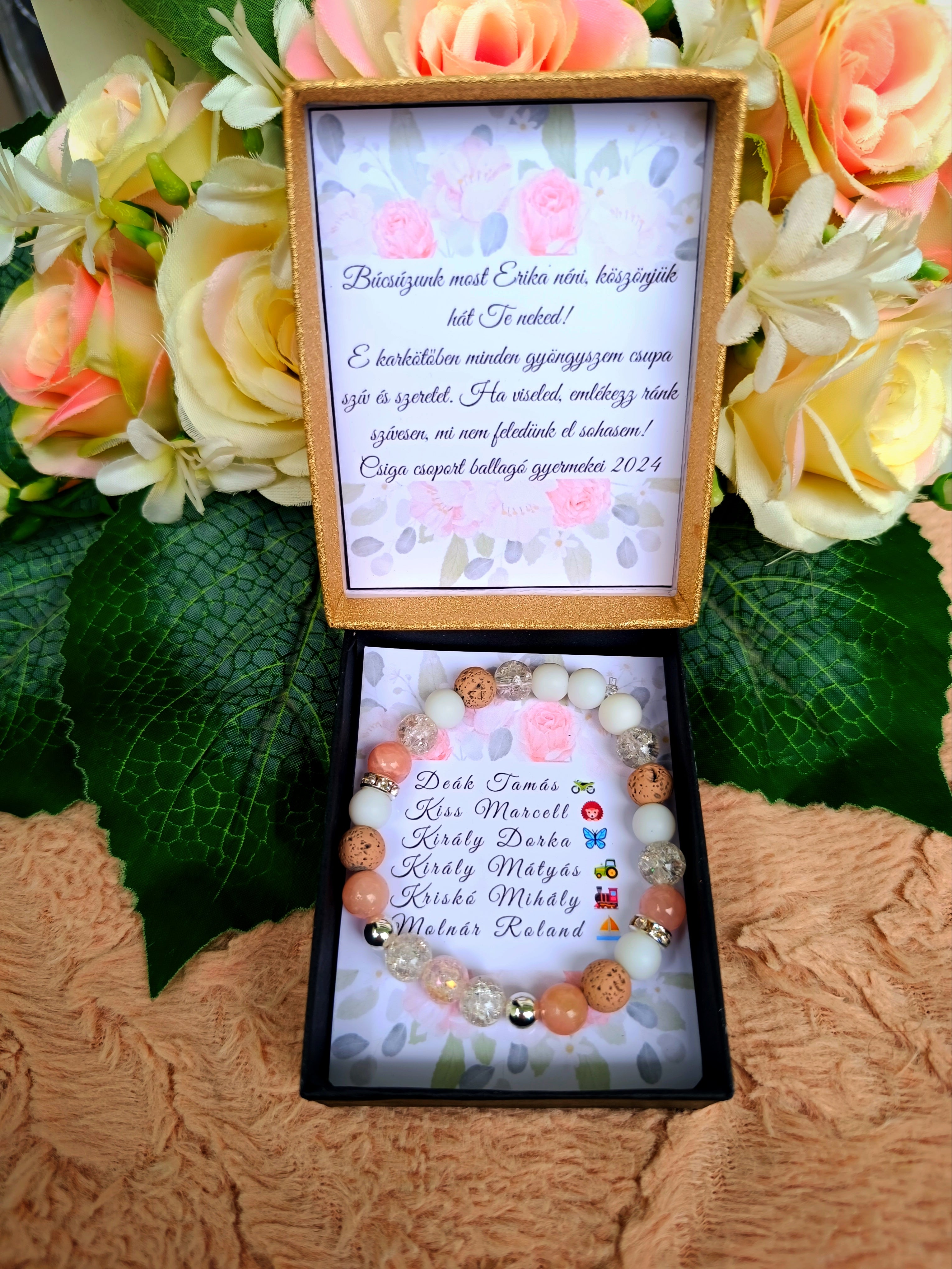 Ajándék csoportos szerencse karkötő